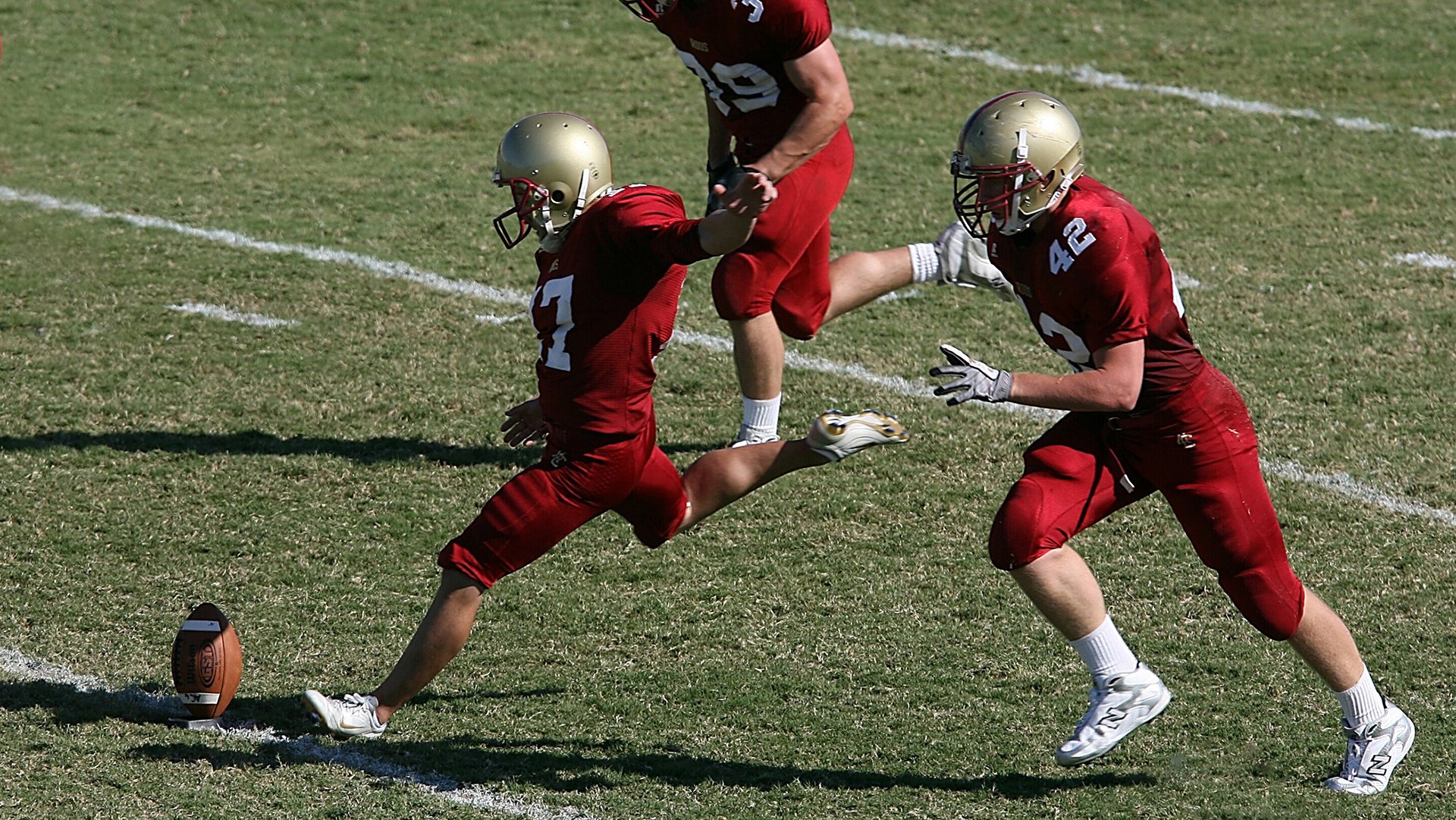中国足球运动员核心力量训练与伤病预防，足球运动员的核心力量训练